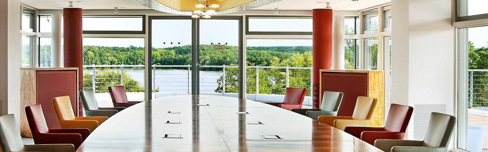 Zeppelin-Lounge im Kongresshotel am Templiner See,
            
        
                Picture: Kongresshotel Potsdam am Templiner See/Kein Urheber bekannt